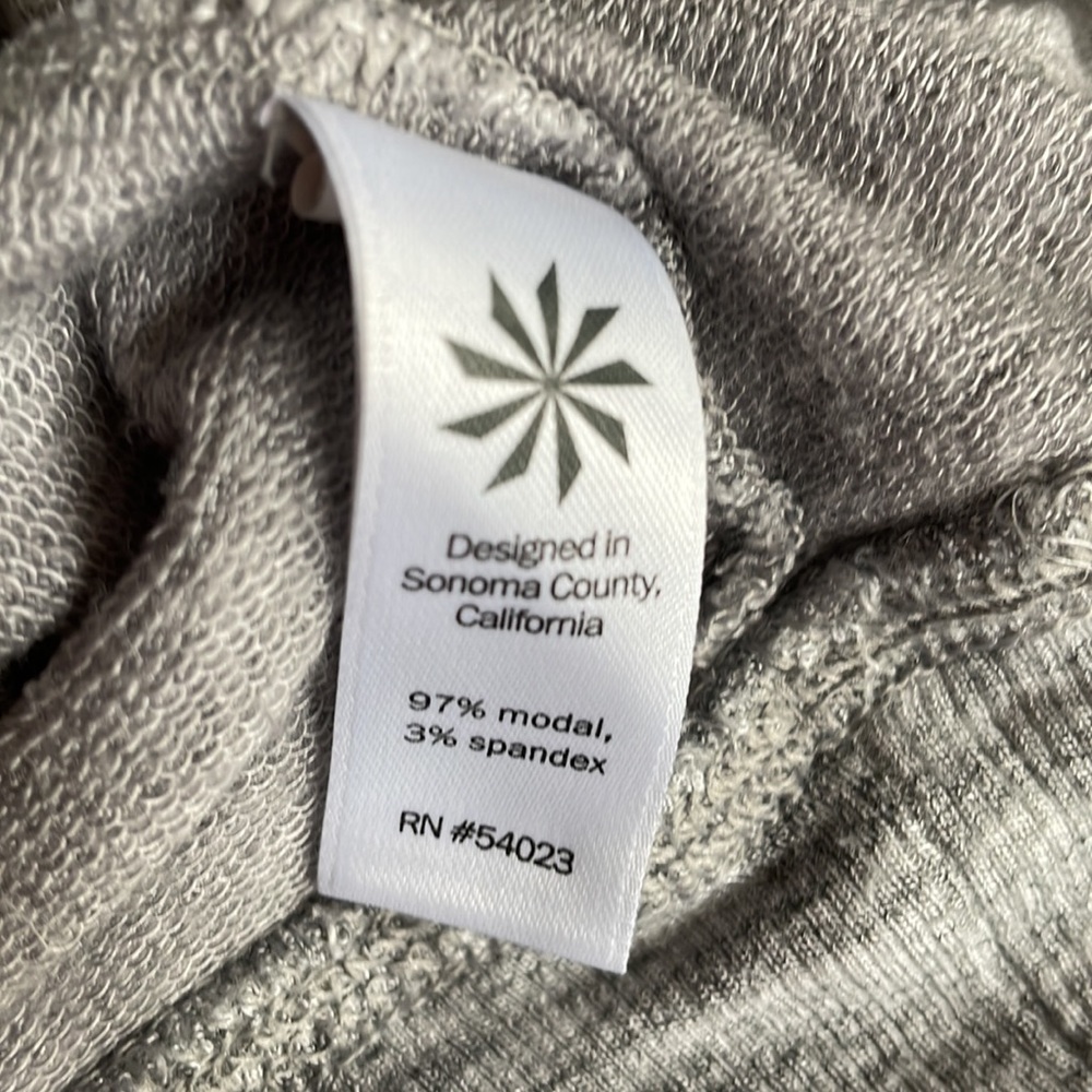 Athleta grey lounge top long sleeve - Picture 4 of 4